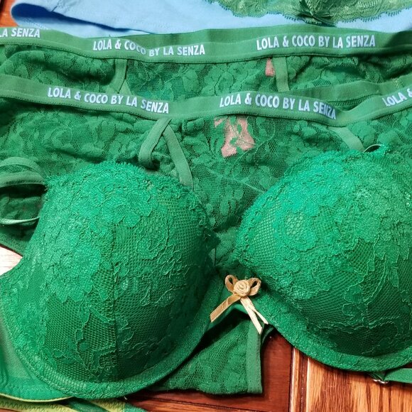 Women's panties and bra set. - Picture 2 of 3